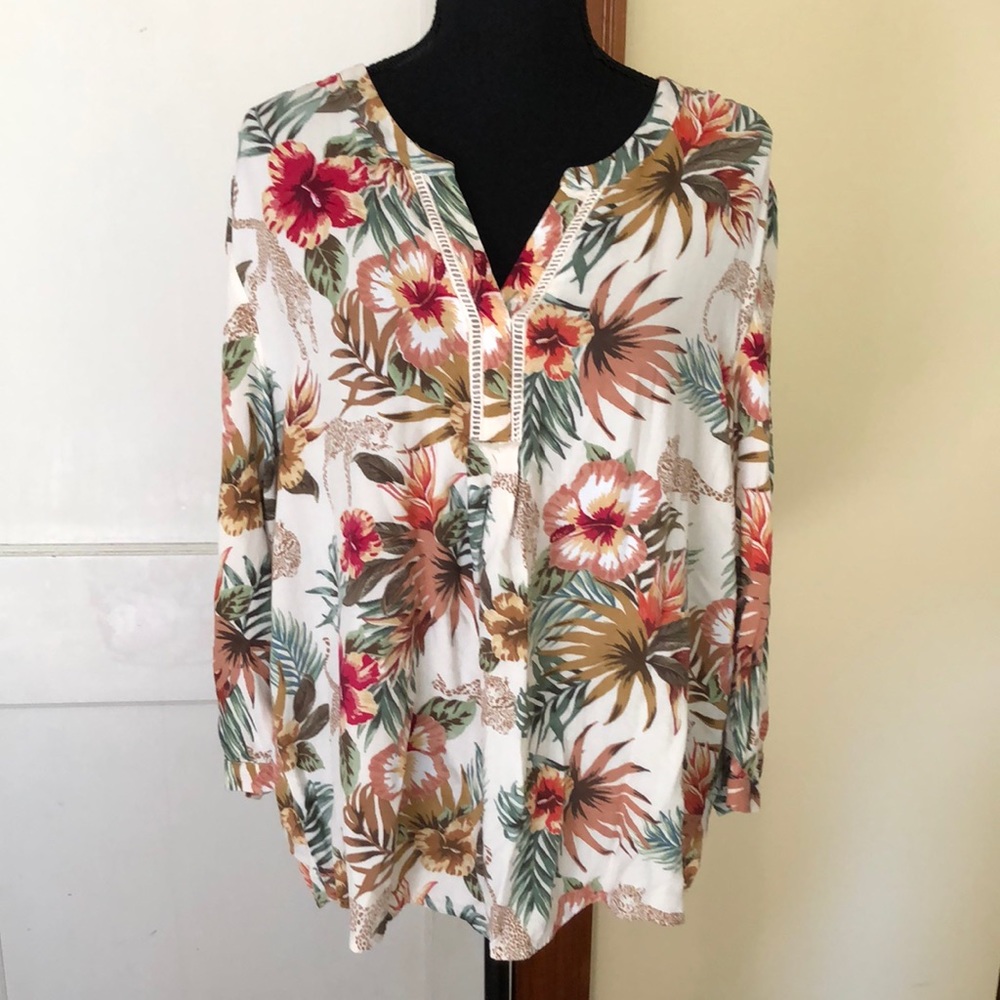 My Danielle tunic top size XXL Ptp 24”.